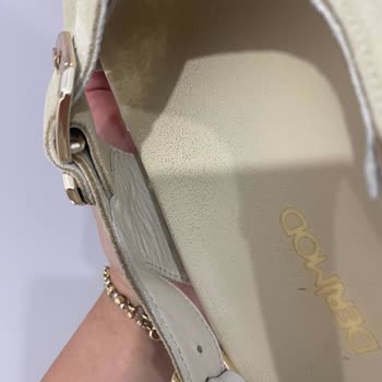 Aldığım Sandalette Renk Atması Ve Sürekli Ses Problemi