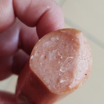 Banvit Salam Ve Sosislerinde Tekrarlayan Tavuk Tüyü Sorunu