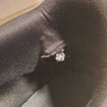 Kısa Sürede Yırtılan Adidas Ayakkabı İçin Garanti Ve İade Sorunu