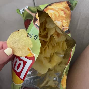 Lays Cipsin İçinde Kıl Benzeri Yabancı Maddeyle Karşılaştım Hijyen Endişesi Yaşıyorum