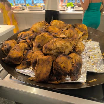 Personelin Kaba Tavırları Ve Yetersiz Yemek Çeşitliliği Tatilimizi Mahvetti