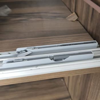 Çetmen Mobilya'dan Alınan Yatak Odası Takımında Sürekli Ray Sistemi Arızası Ve Yüksek Parça Ücreti