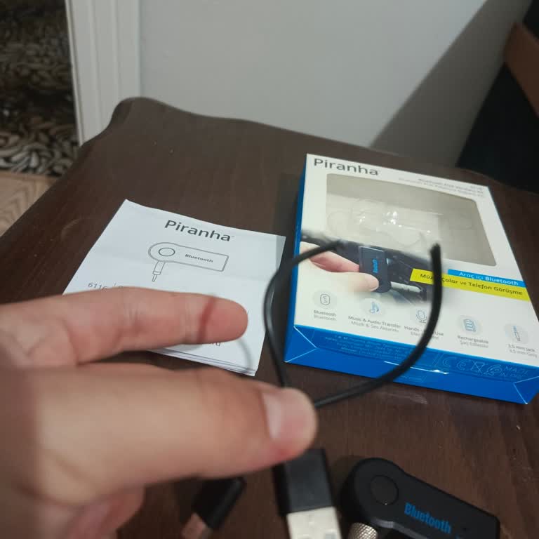 Piranha Bluetooth Aux Kitinin Şarj Kablosu Araçta Yandı, Müşteri Hizmetlerine Ulaşılamıyor