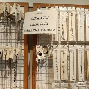 Yanıltıcı 'Çelik' Etiketiyle Satılan Bileklik İçin İade Talebi Ve Mağaza İlgisizliği
