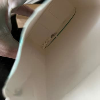 Hasarlı Ürün Teslimatı Sonrası İlgisiz Kargo Ve Yetersiz Müşteri Hizmeti Deneyimi