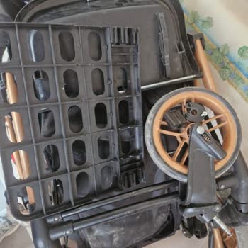 Pegasus Uçuşunda Kırılan Bebek Arabası İçin Çözüm Bekliyorum