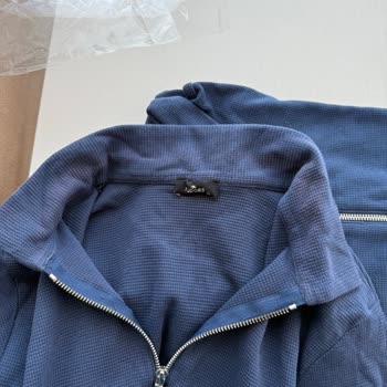 İlk Yıkamada Rengi Atan Tişörtler Ve İade Sorunu