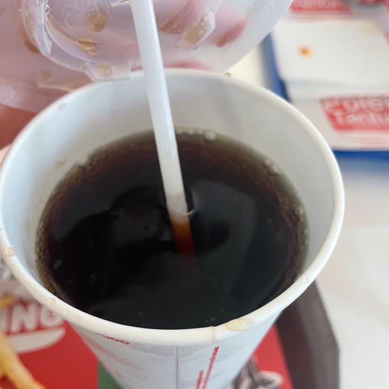 Burger King'de Kolaların Hazır Bekletilmesi Ve Sıcak Servis Edilmesi Sorunu