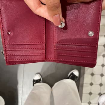 Stradivarius'tan Aldığım Cüzdanın Çıtçıtı Koptu Değişim İçin Mağdur Edildim