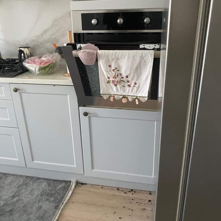 Fırın Camı Kendiliğinden Patladı, Yedek Parça Bulunamıyor