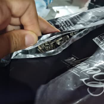 Tarihi Geçmemiş Çekirdeklerin Bayat Ve Paketin Yırtık Çıkması Mağduriyet Yaşattı