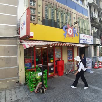 Şok Mağazasında Raftaki Fiyat İle Kasadaki Fiyat Farkı Ve Olumsuz Kasiyer Tavrı