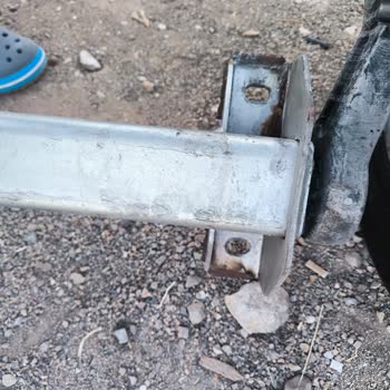Karavanın Seyir Halinde Aksı Koptu, Güvenlik Hayati Tehlikeye Girdi