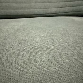 İstikbal Lena Koltukta 7 Ayda Kumaşta Deformasyon Ve İplik Atması Yaşadım