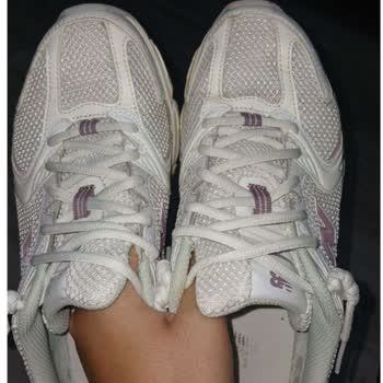 Satın Aldığım New Balance Ayakkabının Kısa Sürede Yırtılması Ve Beymen İnceleme Sürecinde Mağduriyet