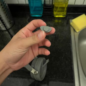 Termosun Kapağı Sıvı Sızdırıyor, Üzerime Dökülüyor Ve Mağdur Oluyorum