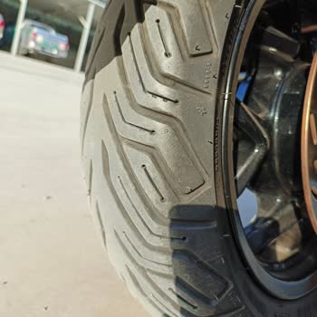 Kısa Sürede Çatlayan Lastik Güvenliğimi Tehlikeye Atıyor!