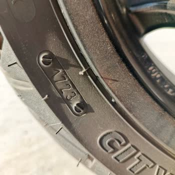 Kısa Sürede Çatlayan Lastik Güvenliğimi Tehlikeye Atıyor!