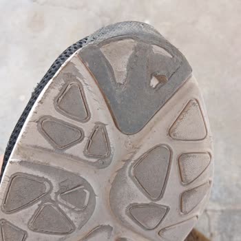 Satın Aldığım Ayakkabının Sağ Tekinde Erken Yıpranma Ve Garanti Problemi