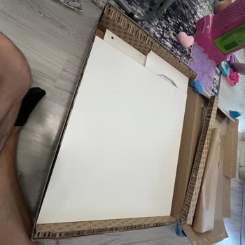 IKEA'dan Gelen Çalışma Masası Hasarlı Çıktı!