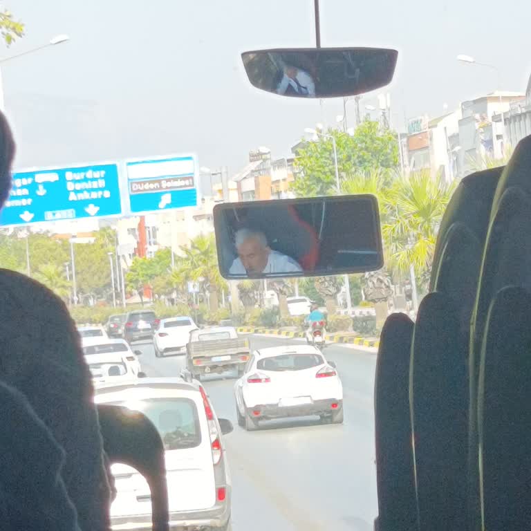 Otobüs Şoförünün Agresif Ve Tehlikeli Davranışları Yolculuğu Kabusa Çevirdi