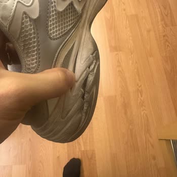 Kısa Sürede Yıpranan Ayakkabı Ve İlgisiz Müşteri Hizmetleri