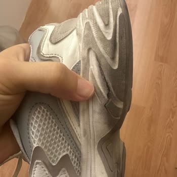 Kısa Sürede Yıpranan Ayakkabı Ve İlgisiz Müşteri Hizmetleri