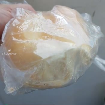 Şok Marketlerde Satılan Ekmekte Kıl Ve Canlı Böcek Çıkması!