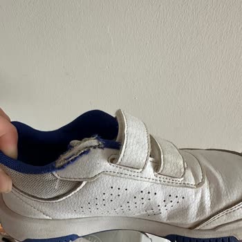 Adidas Ayakkabıda Bilek Kısmında Açılma Ve Ürün Değişimi Talebi