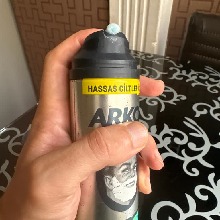 Son Kullanma Tarihi Geçmemiş Tıraş Jelinin Gazı Erken Bitti
