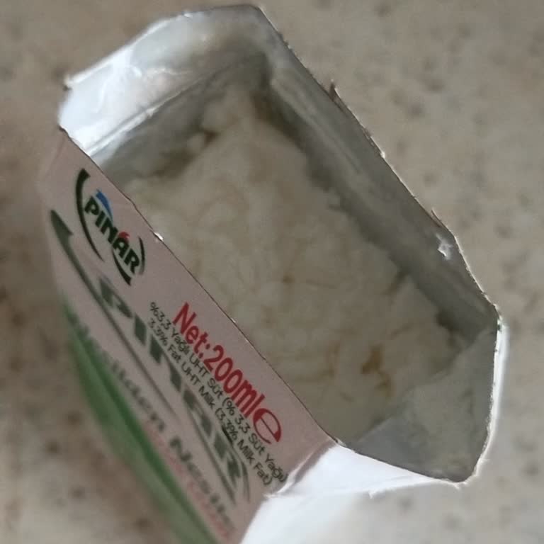 Son Kullanma Tarihi Geçmemiş Süt Yoğurt Kıvamında Çıktı Oğlum Olumsuz Etkilendi