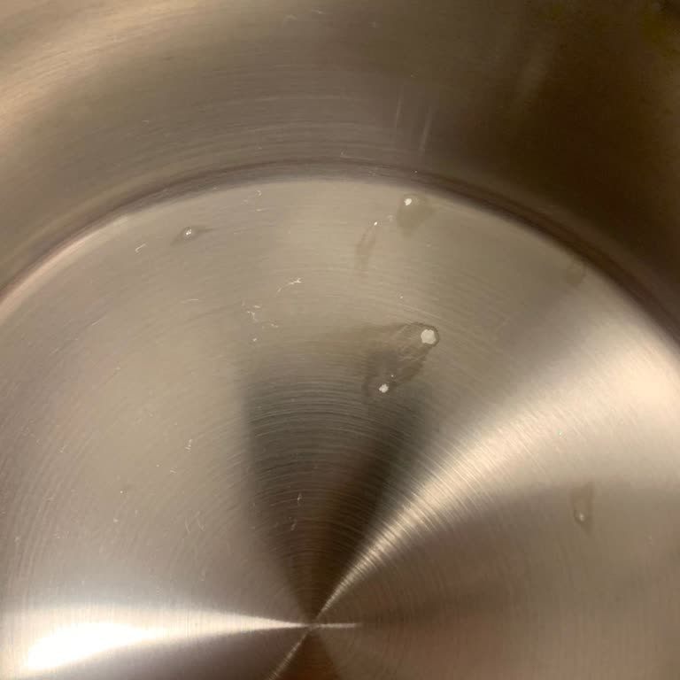 Fissler Kullanılmamış Düdüklü Tencerede İlk Kullanımda Soyulma Sorunu Yaşadım