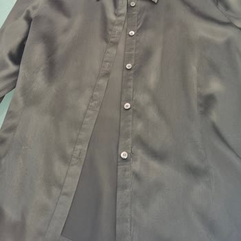 Ütü Hizmeti Sonrası Gömleğimde Oluşan Lekeler Ve İlgisiz Mağaza Yetkilileri