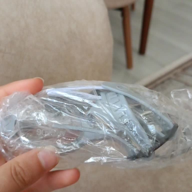 Gözlük Rengi Fotoğrafla Uyuşmadı Satıcı İlgisizdi