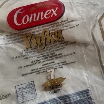 BİM Yufka Paketinde Kırmızı İp Benzeri Yabancı Maddeyle Karşılaştım!