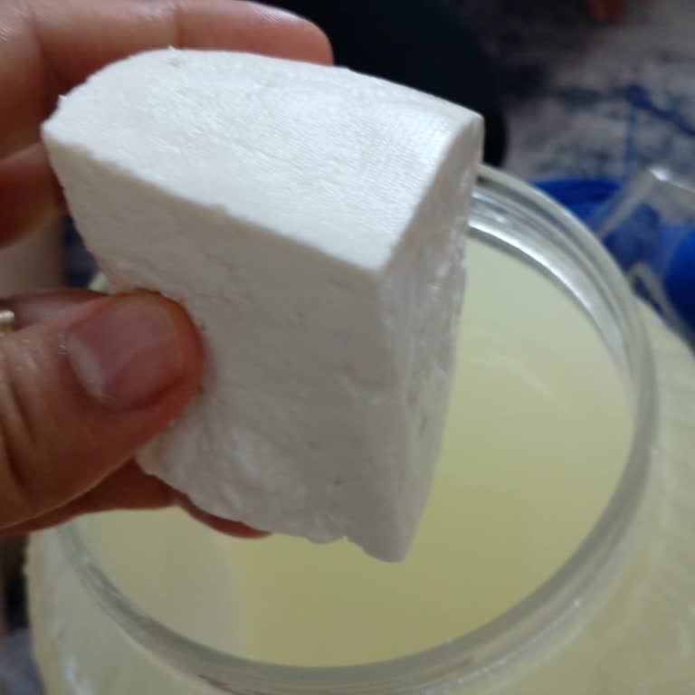 Poyrazoğlu Gıda İstediğim Ürünle Hiçbir İlgisi Olmayan Bir Bidonun İçinde 3 Küp Peynir Gönderilmiş!