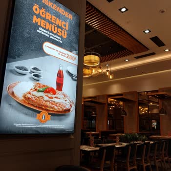 HD İskender Restoranında Kaba Karşılama Ve Yetersiz Müşteri İlgisi