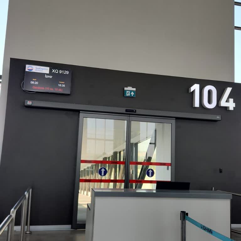 SunExpress Flug mit 10 Stunden Verspätung und unzureichender Information