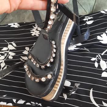 Kısa Sürede Parçalanan Sandalet Ve İlgisiz Müşteri Hizmetleri