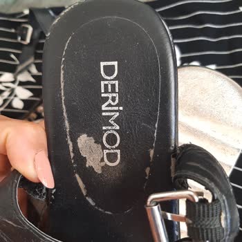 Kısa Sürede Parçalanan Sandalet Ve İlgisiz Müşteri Hizmetleri