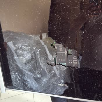 Yurtiçi Kargo Zor Bulunan Camlı Buzdolabı Kapısı Kargoda Tamamen Kırıldı Zararım Karşılanmalı
