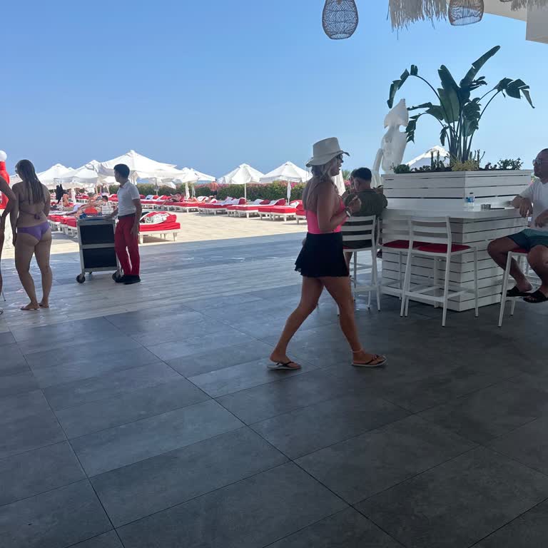 Şezlonglarda Havlu Rezervasyonu Nedeniyle Kullanım Sorunu Ve Çözüm Eksikliği