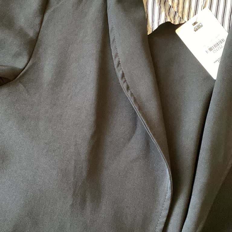 Elorengiyim Ürün Üzerinde Belirgin Bir Dikiş Hatası