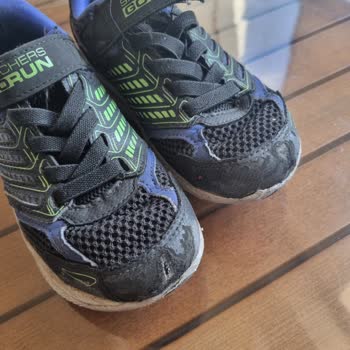 Skechers Kısa Sürede Kullanılamaz Hale Gelen Ayakkabıya Olumsuz Dönüş