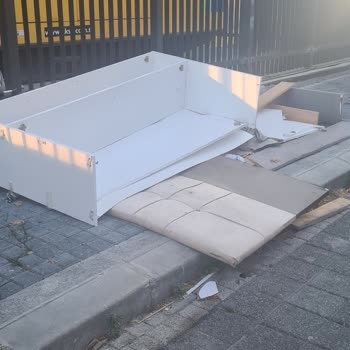 Kartal Belediyesi Kartal Propa Vista Çevresinde Kalıcı Temizlik Eksikliği