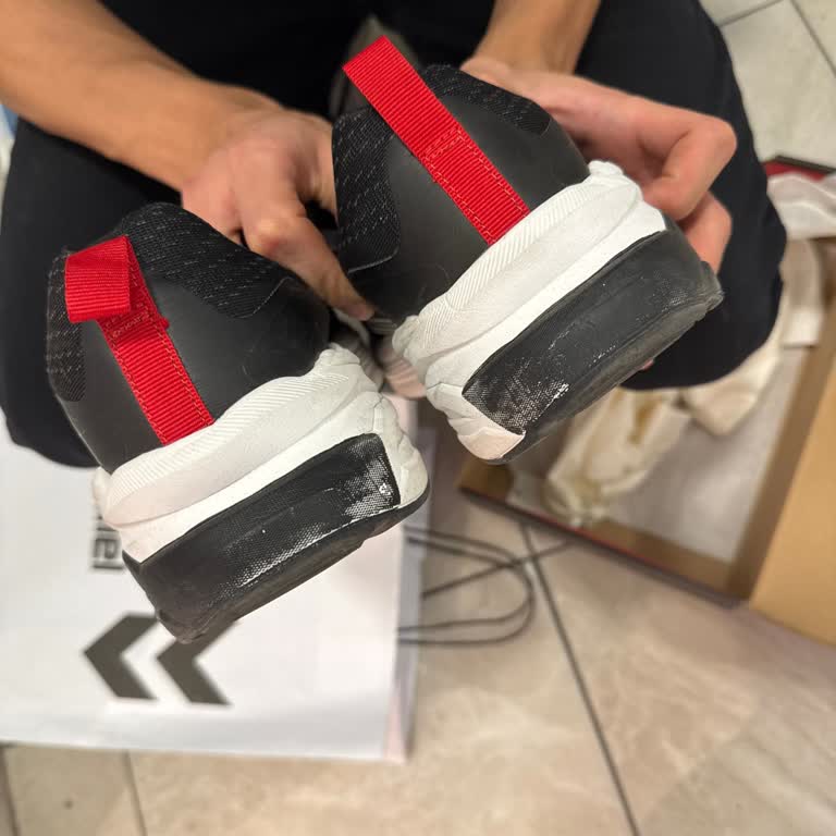 Kusurlu Ayakkabı Ve İlgisiz Mağaza Nedeniyle Mağduriyet