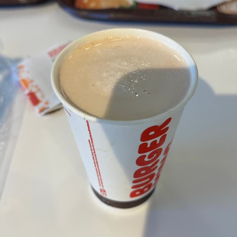 Görselden Farklı Sunulan Milkshake Ve Çözüm Sunulmayan Şube Deneyimi