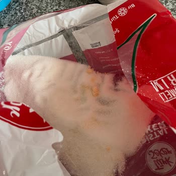 Aldığım Şekerin İçinden Şüpheli Maddeler Çıktı, Değişim Talep Ediyorum