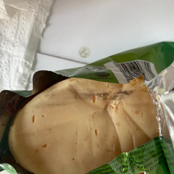 Eti Popkek Limonlu'da Hijyen Şüphesi: Siyah İz Endişesi