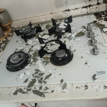 Beko Installed My BDE6060G Hood Wrong and It Fell Shattered to Pieces